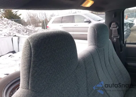 1999 Chevrolet S-10 z USA, uszkodzony, nr VIN 1GCCS14XXX8108934